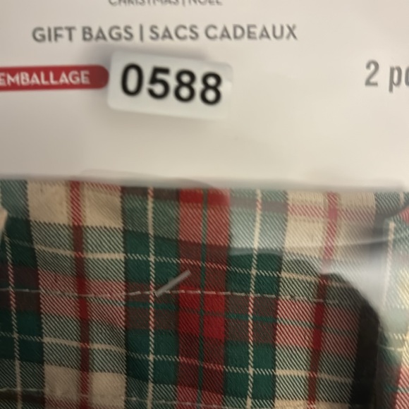 6 Bags - Celebrate It! 9” x 6.5” Plaid Gift Bags (2 per pack) NWT - Picture 9 of 10